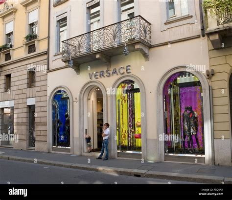 versace milano montenapoleone|via monte napoleone milano.